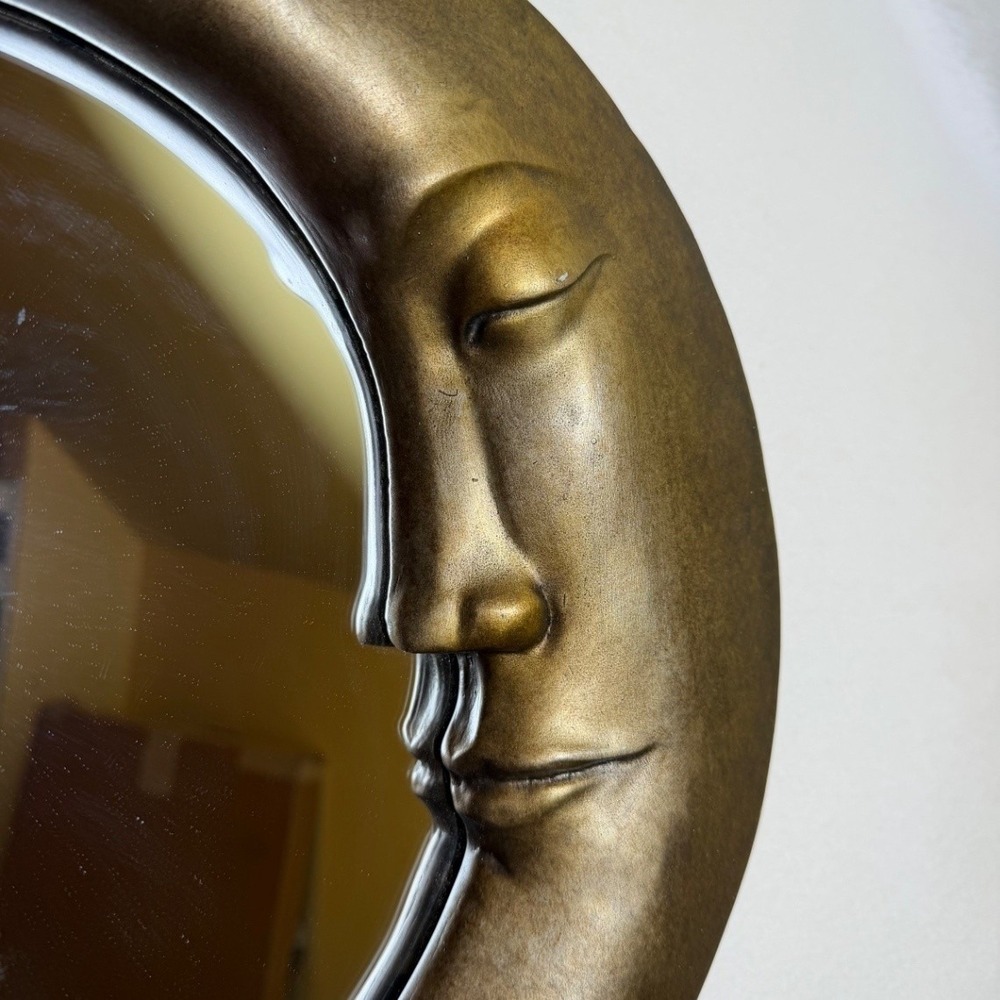 Vintage Celestial Gold Round Man in the Moon Face Accent Wall Mirror - Picture 4 of 8